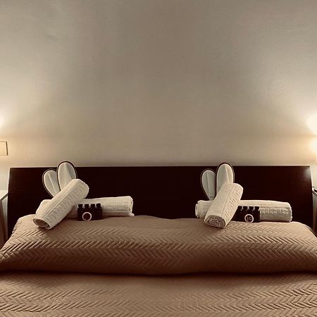 Valdragone Palazzo Pia Rooms מראה חיצוני תמונה