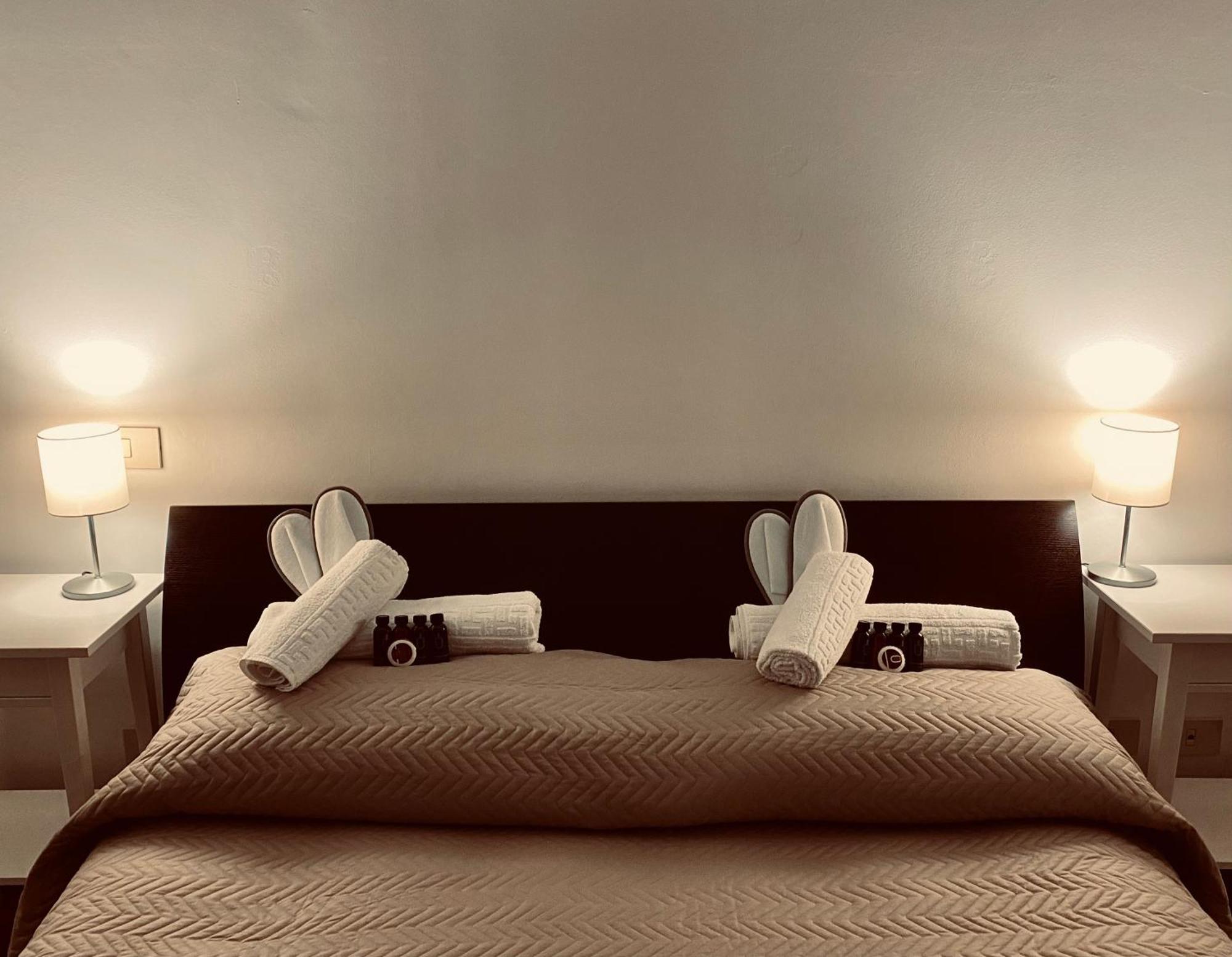 Valdragone Palazzo Pia Rooms מראה חיצוני תמונה